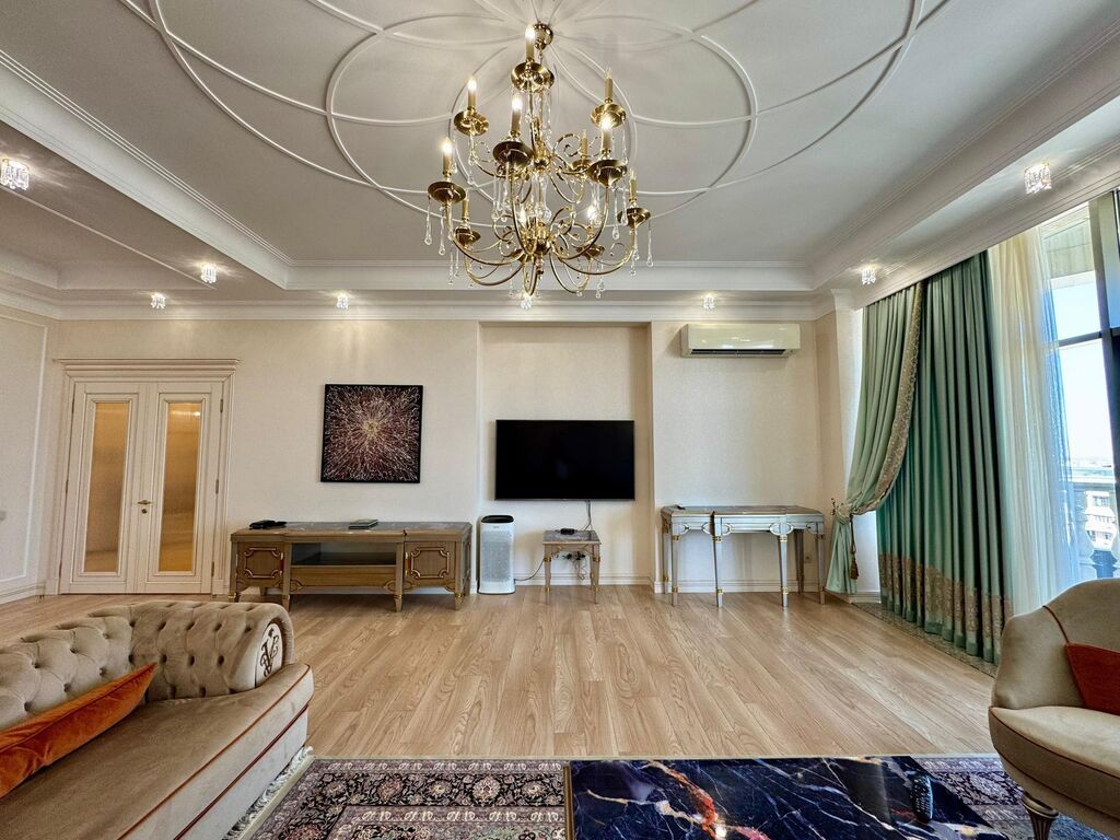 4 комнаты, 180 м², Золотой квадрат Элитка, 14 этаж: фото 2