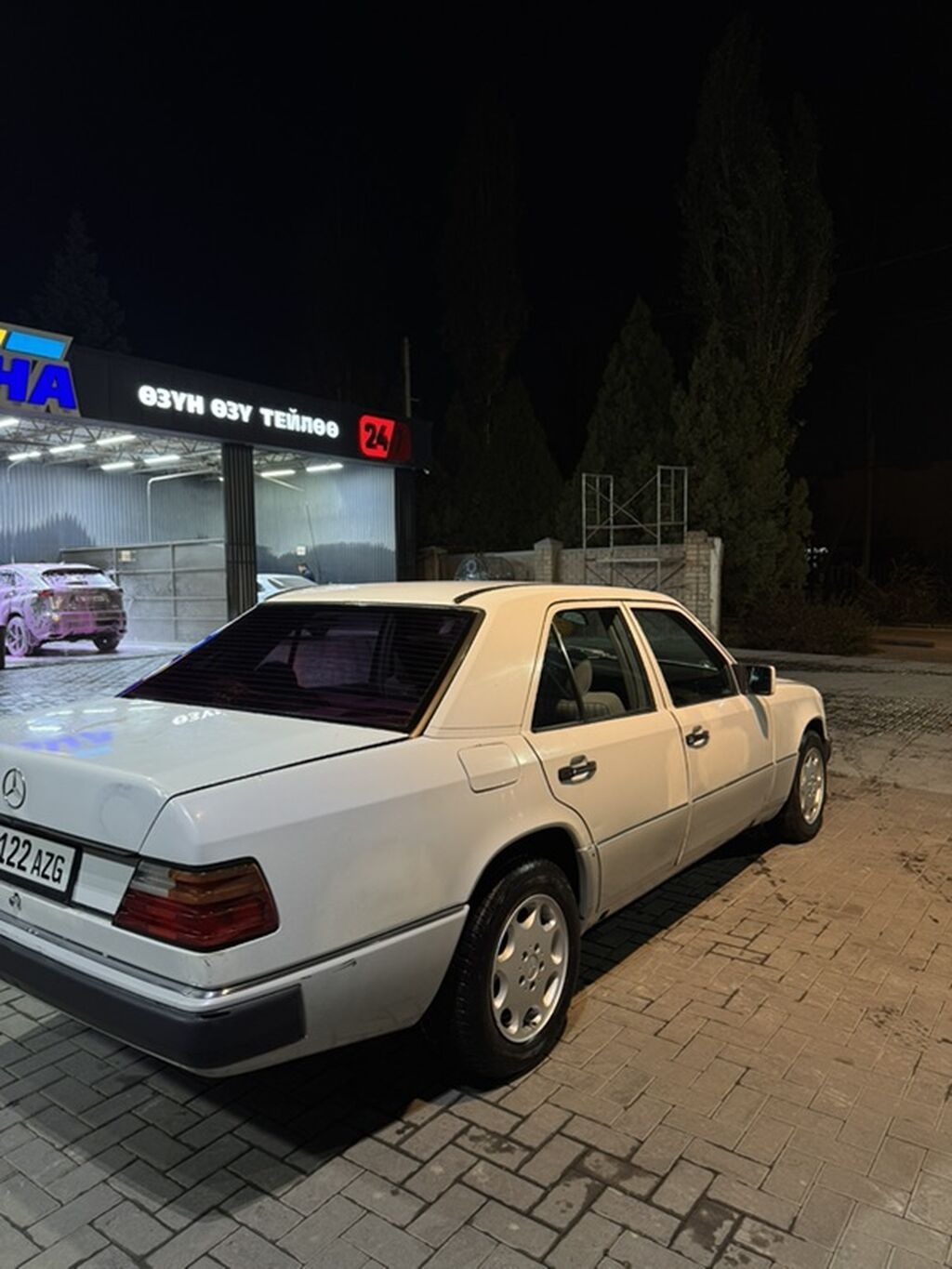 Mercedes-Benz E-Class: 1990 г., 2 л, Механика, Бензин, Седан: фото 7