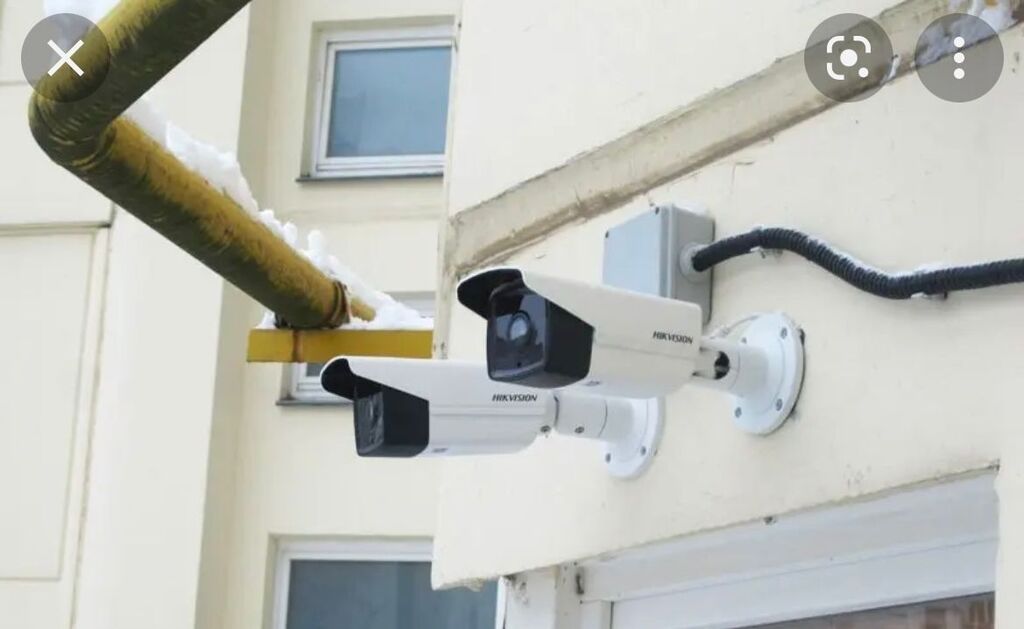 Крепление для камеры видеонаблюдения. Видео видеонаблюдение камера установка. Видео видеонаблюдение камера установка. Камера видеонаблюдения в частном доме. Камера видеонаблюдения.