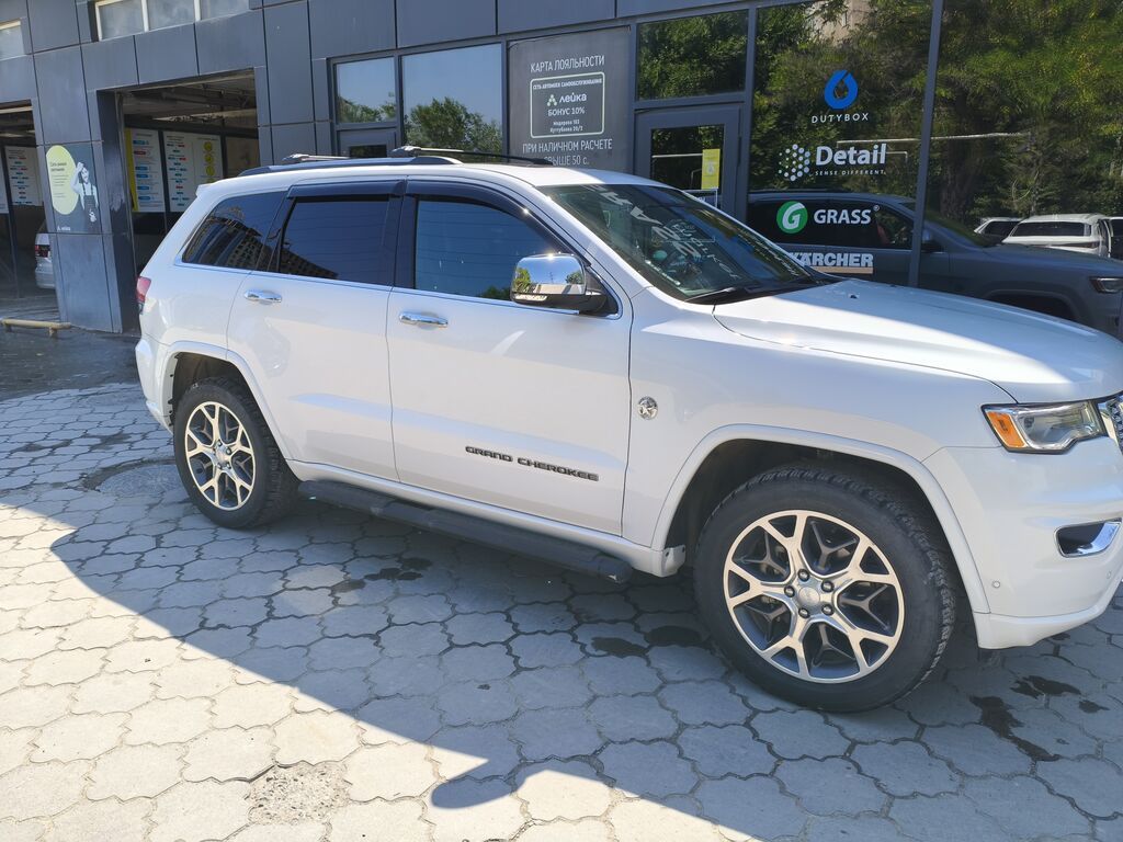 Продаю Jeep Grand Cherokee Overland 2019 г., 3.6 л, автомат: фото 2