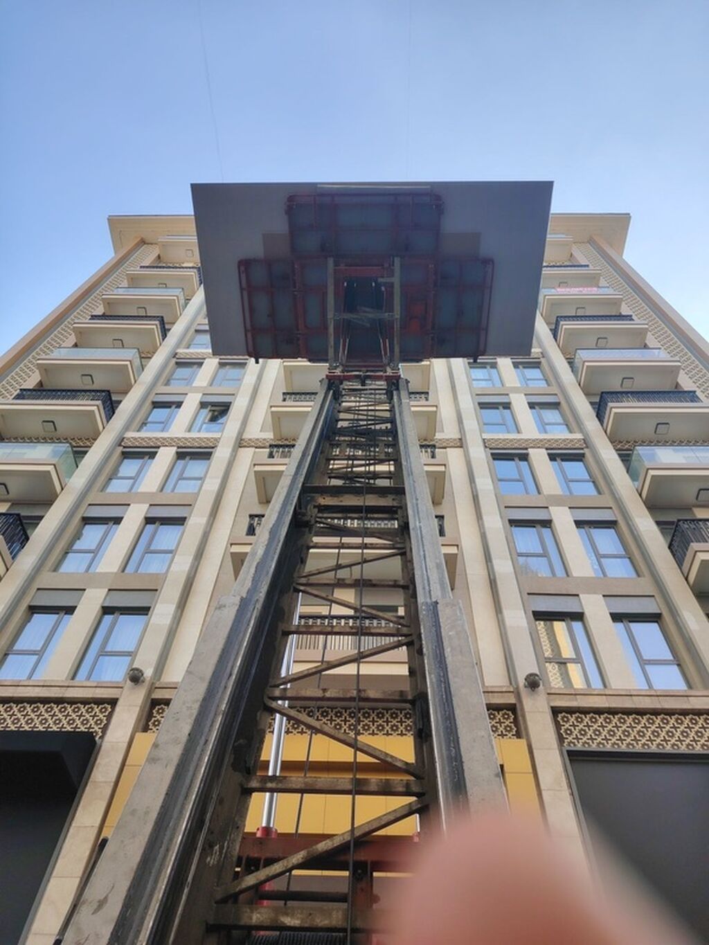 Услуги автолифта 24/7 - Подъём грузов на высоту до 25-го этажа. -: фото 2