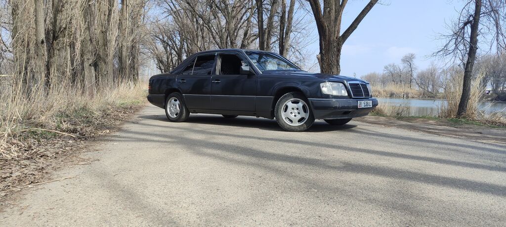 Mercedes-Benz W124: 1990 г., 2 л, Механика, Бензин, Седан: фото 3