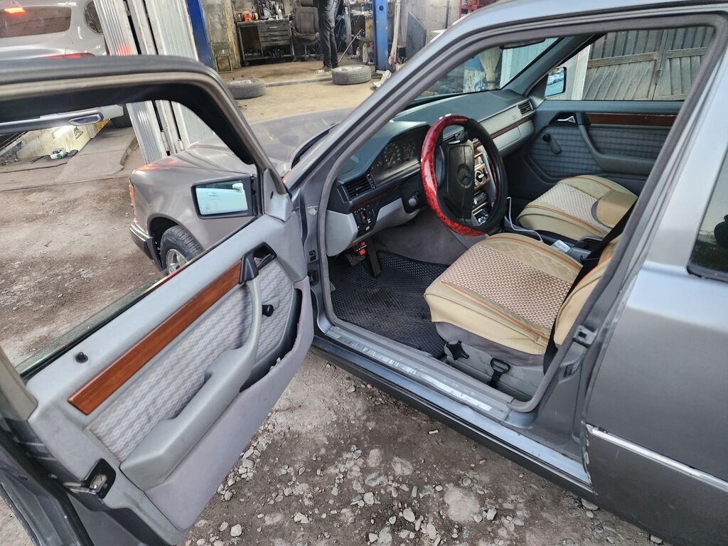 Mercedes-Benz E-Class: 1992 г., 3 л, Автомат, Газ, Седан: фото 6