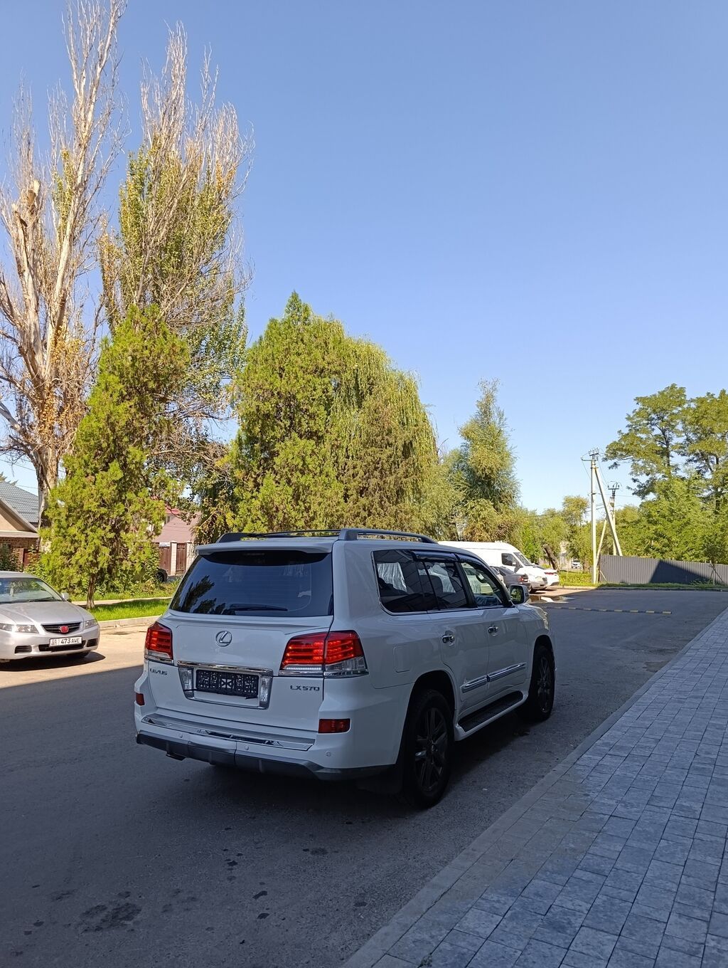 Lexus LX: 2010 г., 5.7 л, Автомат, Бензин, Внедорожник: фото 4