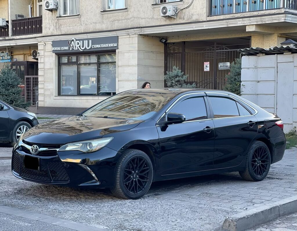 Toyota Camry: 2017 г., 2.5 л, Автомат, Бензин, Седан: фото 2