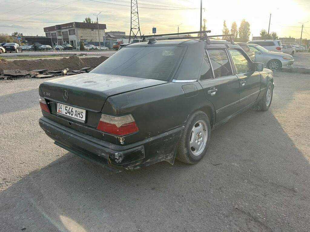 Mercedes-Benz E-Class: 1988 г., 2.6 л, Механика, Бензин, Седан: фото 5