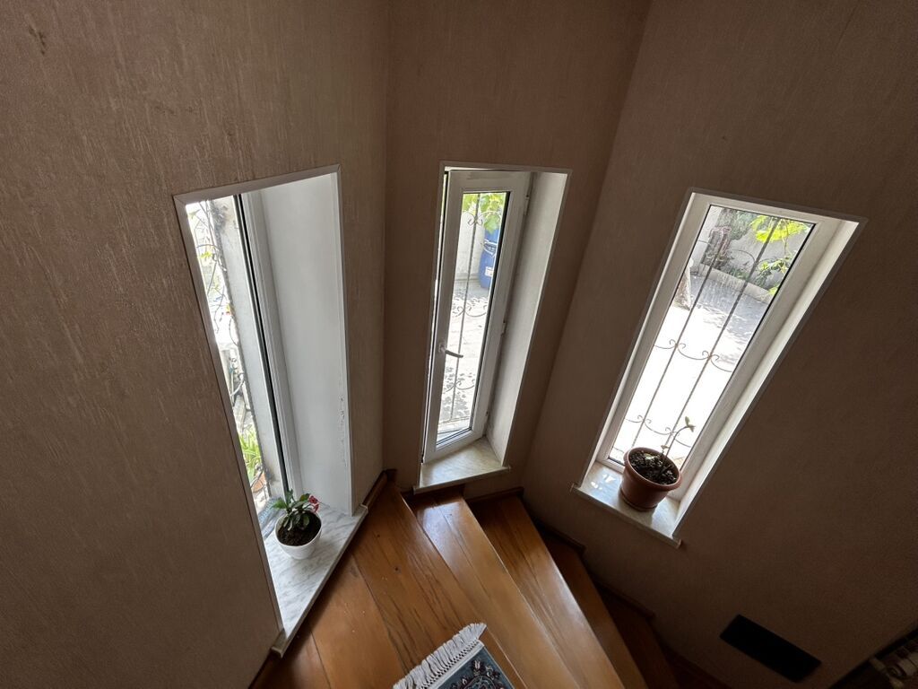218 kv. m, 6 otaqlı, Qaz, İnternet, Kombi