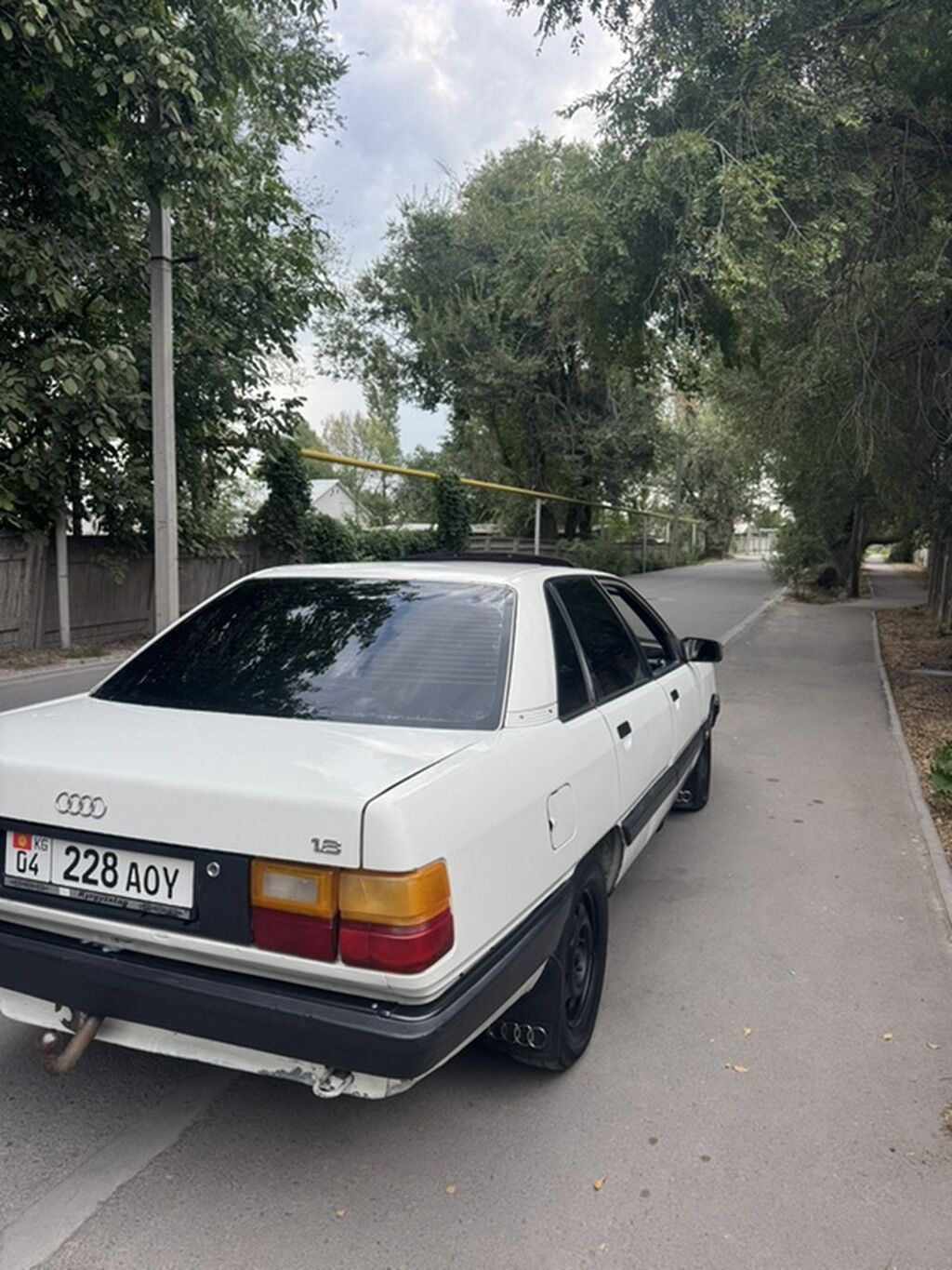 Audi 100: 1990 г., 1.8 л, Механика, Бензин, Лифтбек: фото 7