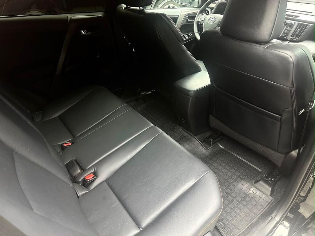Toyota RAV4: 2018 г., 2.5 л, Автомат, Бензин, Кроссовер: фото 8