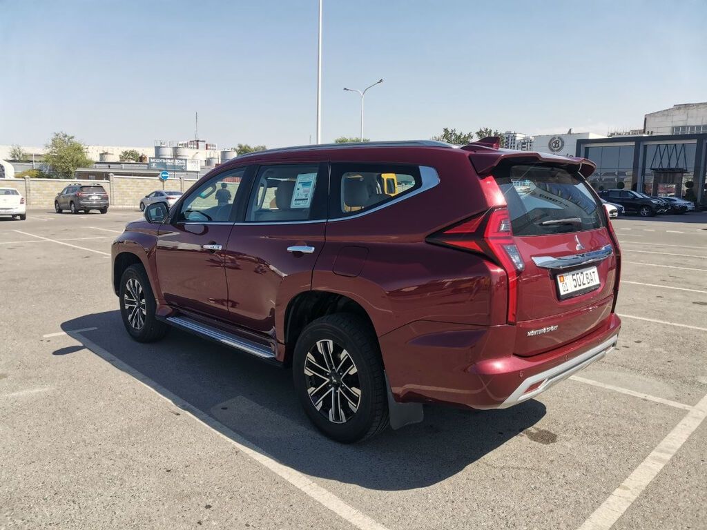 Mitsubishi Montero Sport: 2022 г., 3 л, Автомат, Бензин, Внедорожник: фото 8