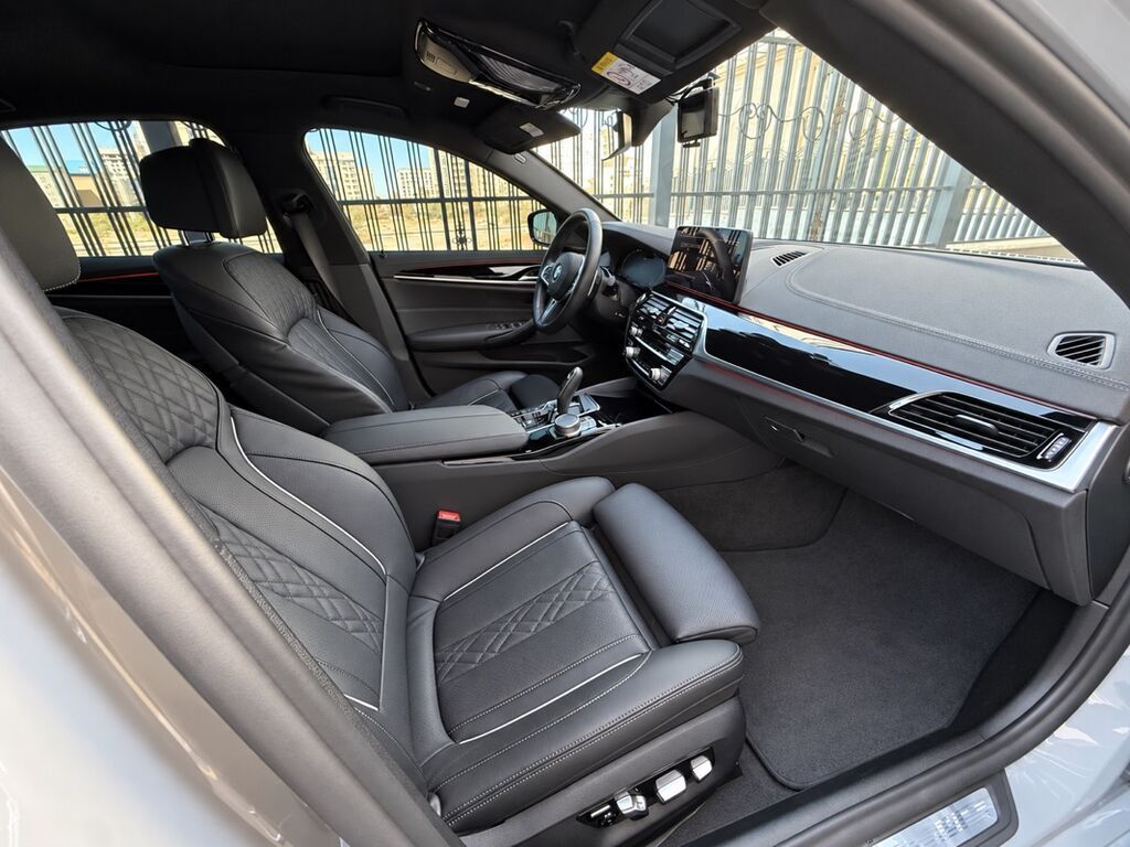BMW 5 series: 2021 г., 2 л, Автомат, Бензин, Седан: фото 8