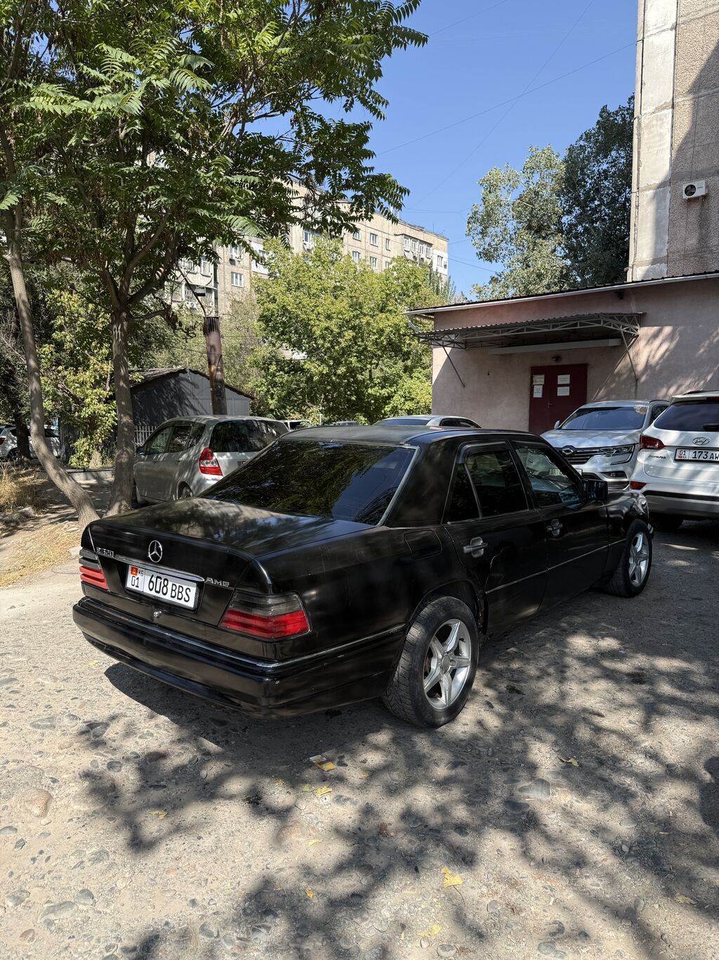 Mercedes-Benz W124: 1993 г., 2.8 л, Механика, Бензин, Седан: фото 3