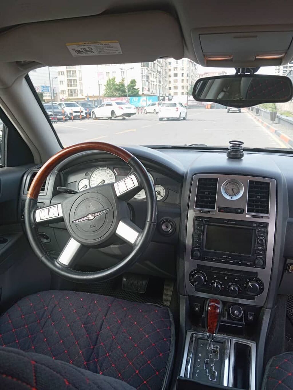 Chrysler 300C: 2004 г., 2.7 л, Автомат, Газ, Седан: фото 2
