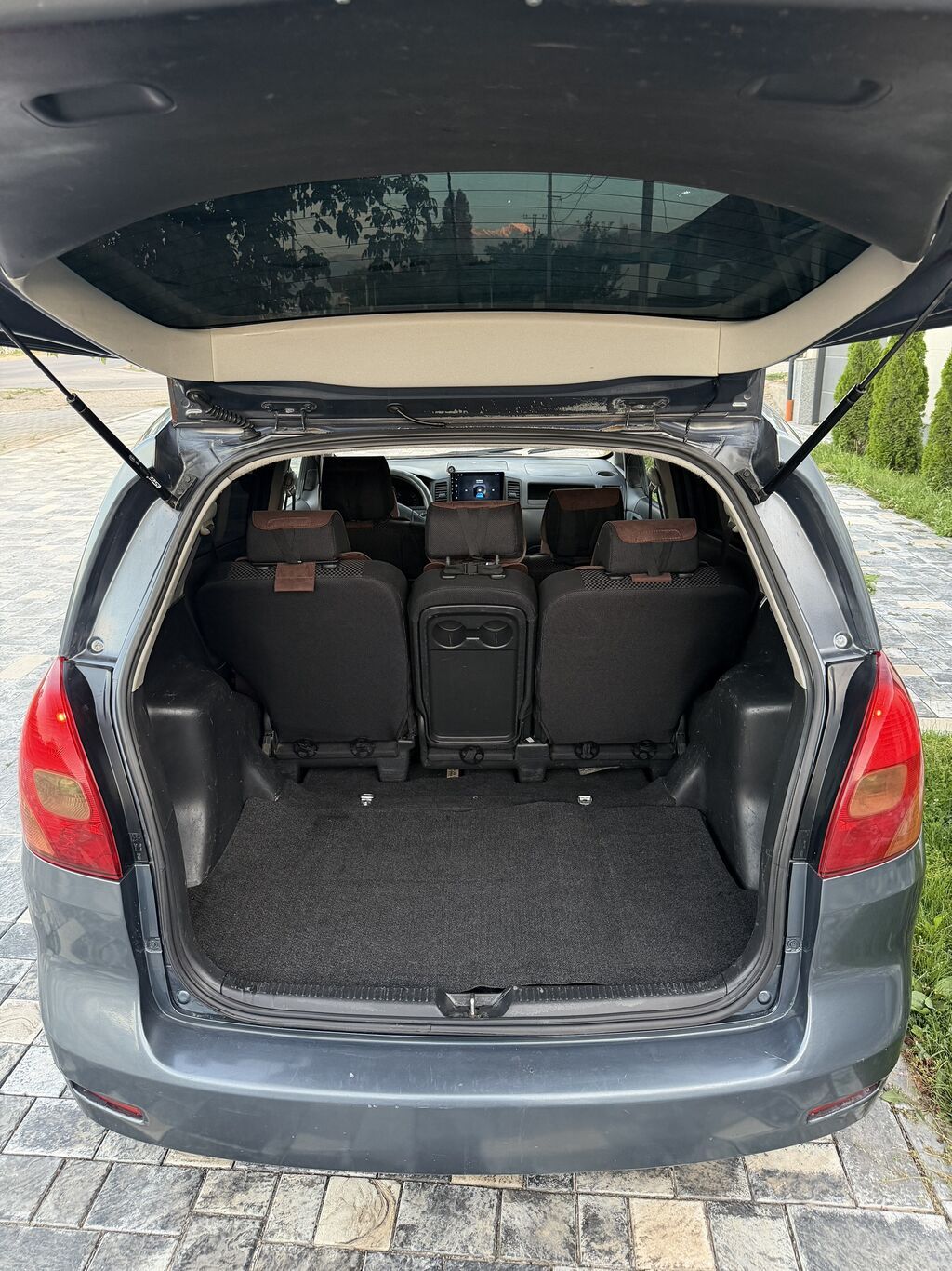 Toyota Corolla Verso: 2004 г., 1.6 л, Механика, Бензин, Седан: фото 7