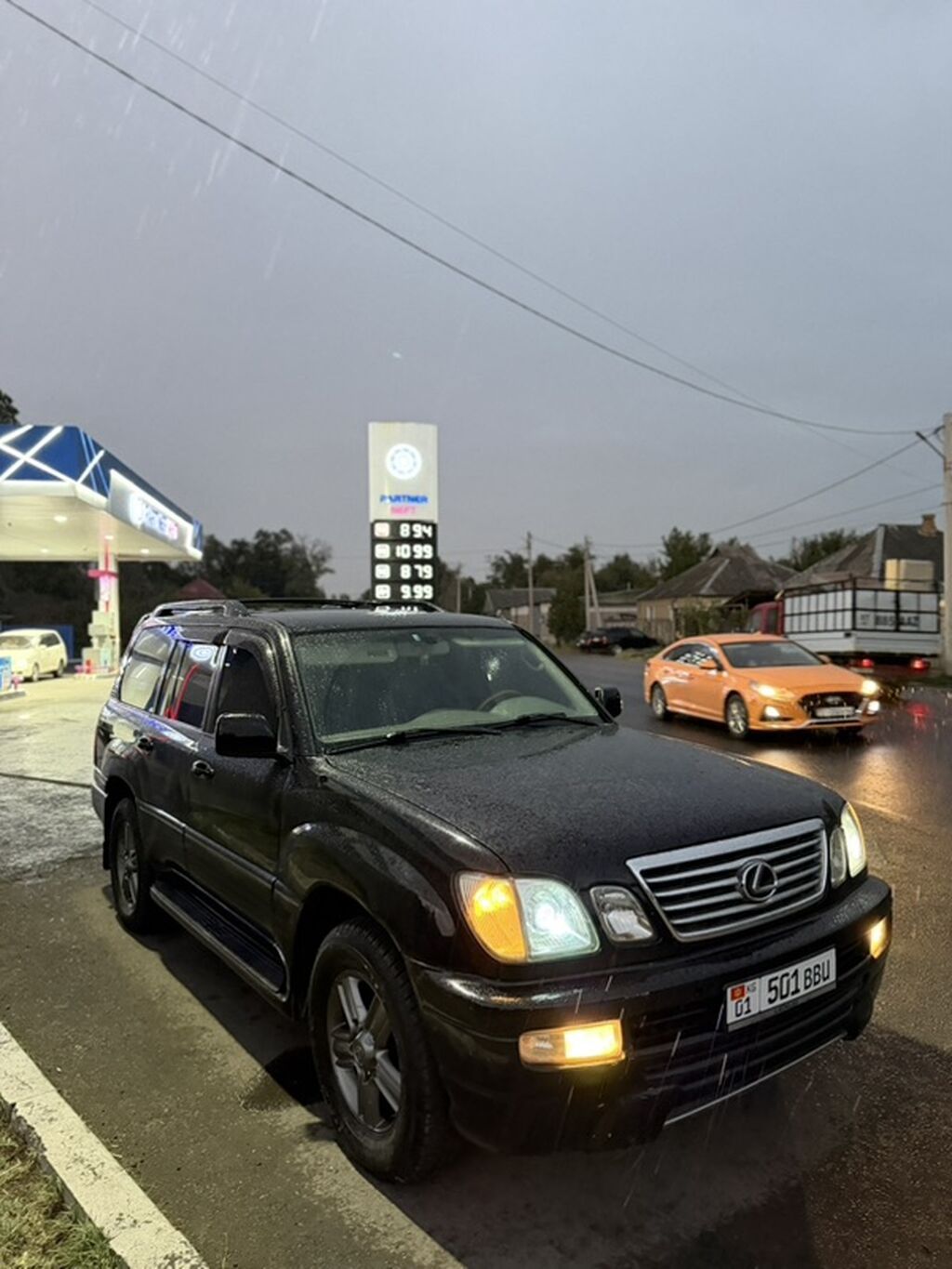Lexus LX: 2004 г., Внедорожник: фото 2