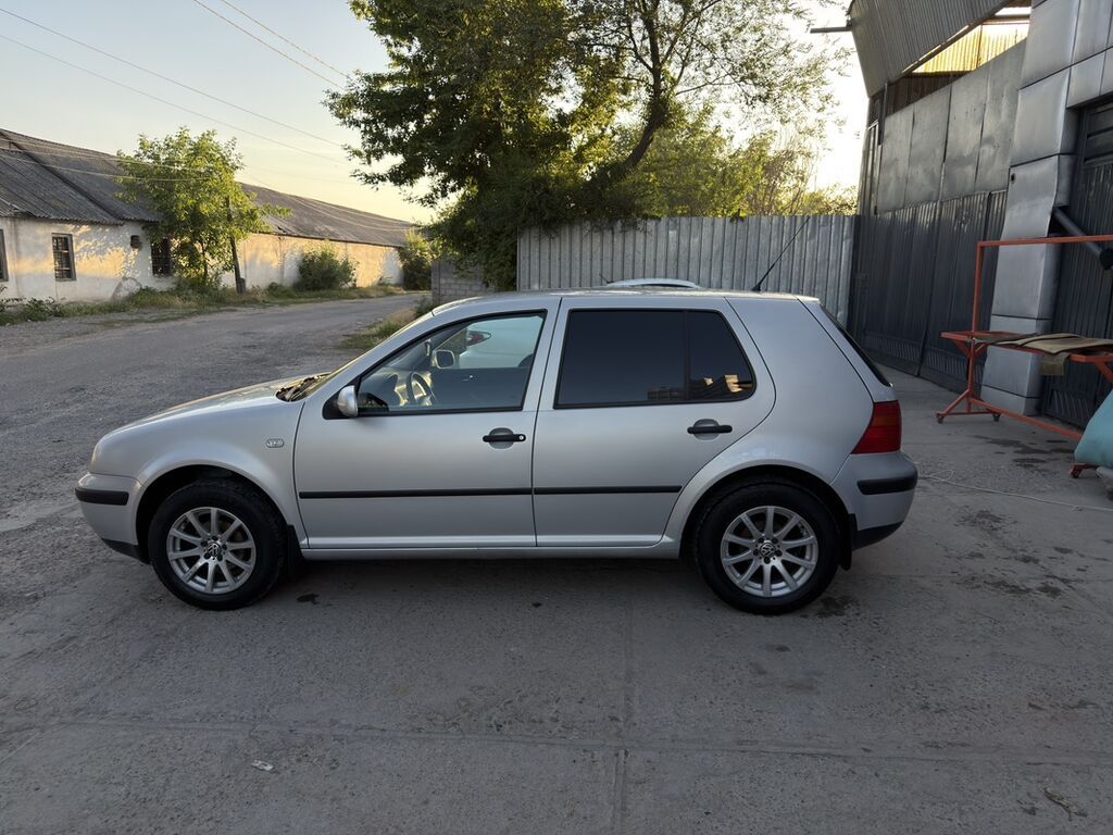 Volkswagen Golf: 1998 г., 1.6 л, Механика, Бензин, Хэтчбэк: фото 3