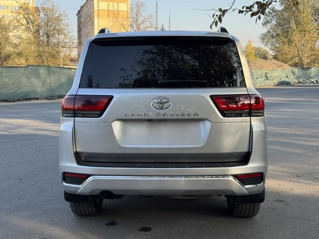 Toyota Land Cruiser: 2021 г., 3.5 л, Автомат, Бензин, Внедорожник: фото 4