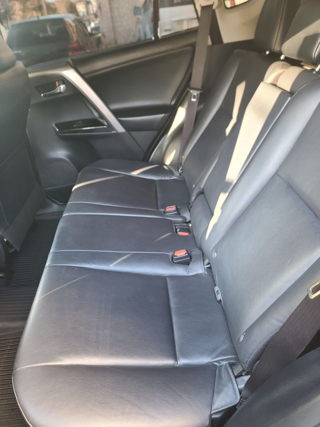 Toyota RAV4: 2018 г., 2.5 л, Автомат, Бензин, Кроссовер: фото 6