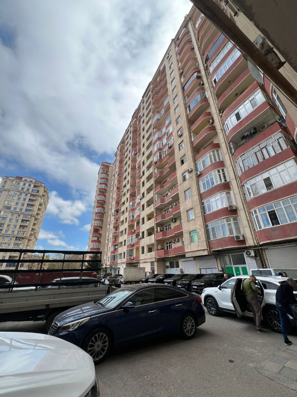 4 otaqlı, Yeni tikili, 155 kv. m