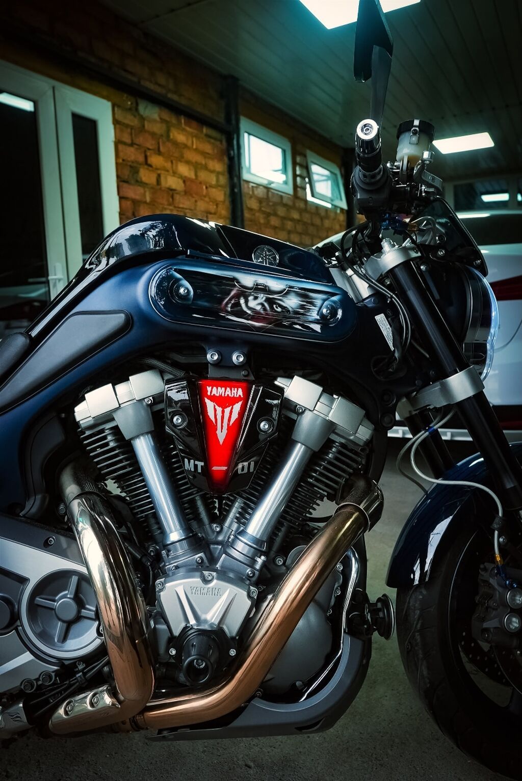 Yamaha MT-01 мощный мотоцикл: фото 3