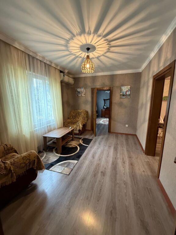 6 otaqlı, 150 kv. m, Yeni təmirli