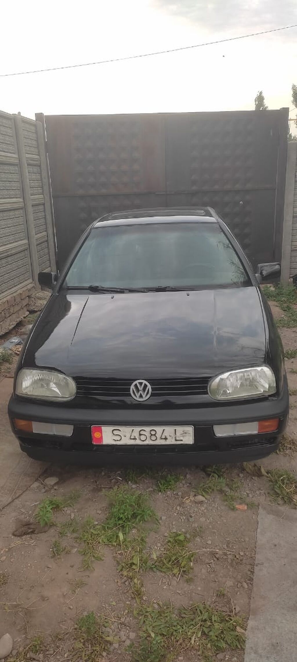 Volkswagen Golf: 1993 г., 1.6 л, Механика, Бензин, Хэтчбэк — фото 1