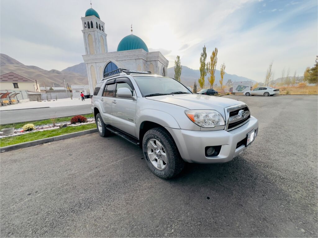 Toyota 4Runner: 2005 г., 4 л, Автомат, Газ, Внедорожник: фото 1