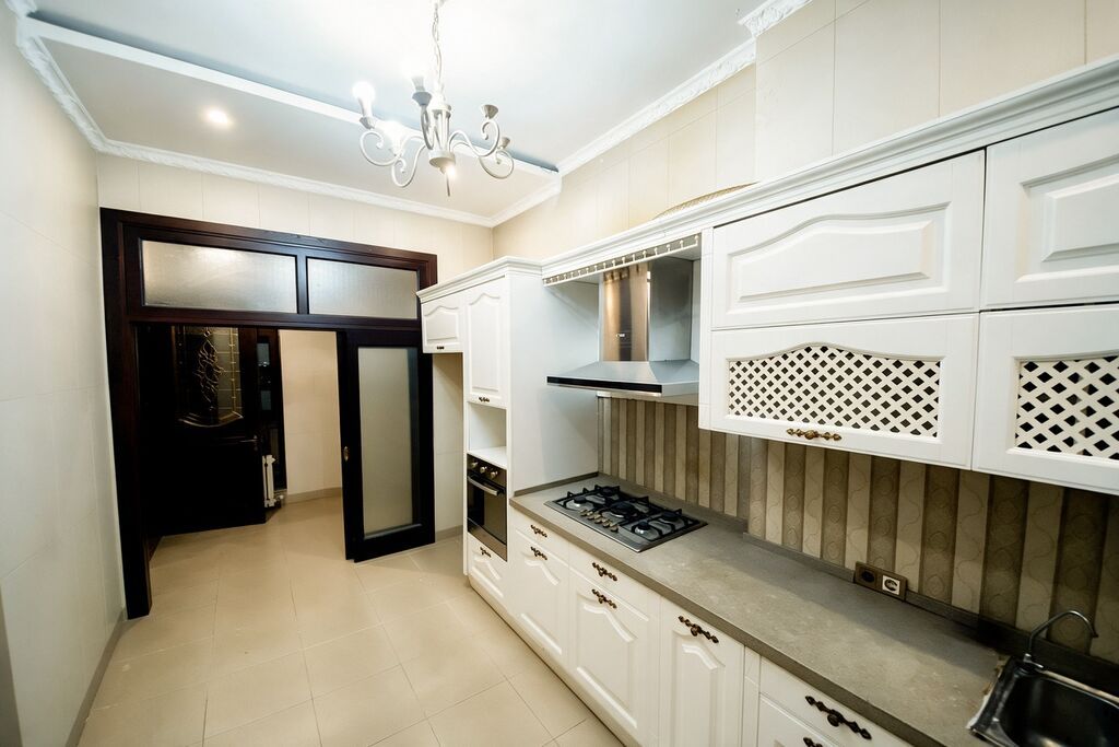 4 комнаты, 188 м², Дордой Плаза ТРЦ Элитка, 14 этаж, Косметический ремонт: фото 5
