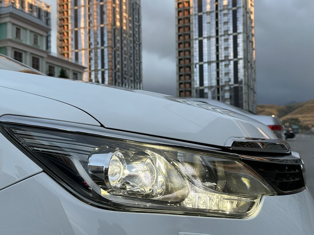 Toyota Camry: 2017 г., 2.5 л, Автомат, Бензин, Седан: фото 4