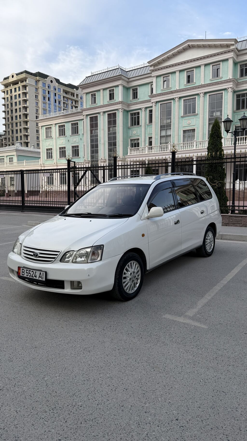 Продам Toyota Gaia 2000 г., 2 л, автомат: фото 4