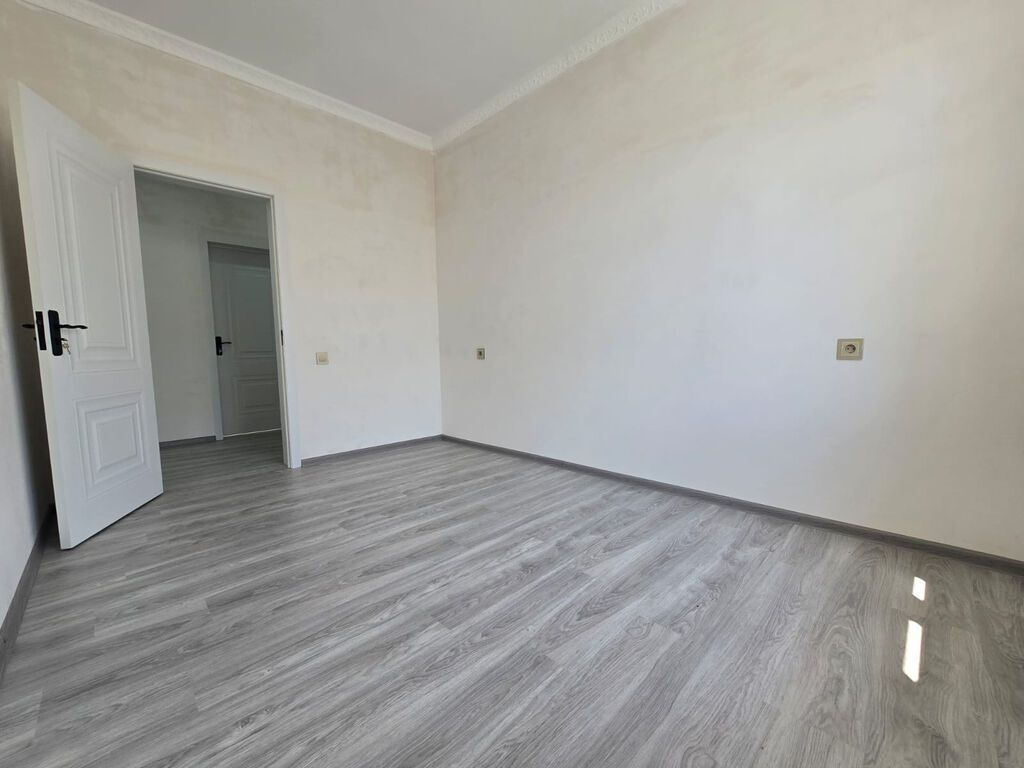 4 otaqlı, 200 kv. m, Yeni təmirli