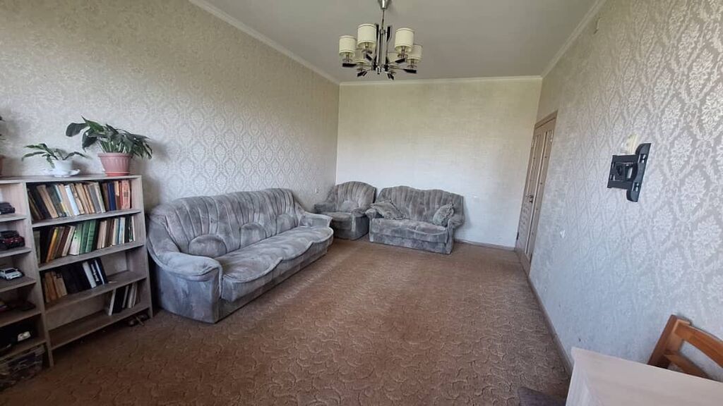 3 комнаты, 63 м², 6 мкр 106 серия, 5 этаж, Евроремонт: фото 1