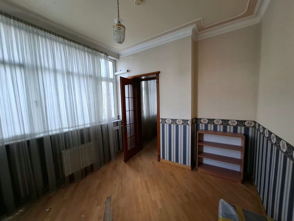 5 otaqlı, Yeni tikili, 166 kv. m