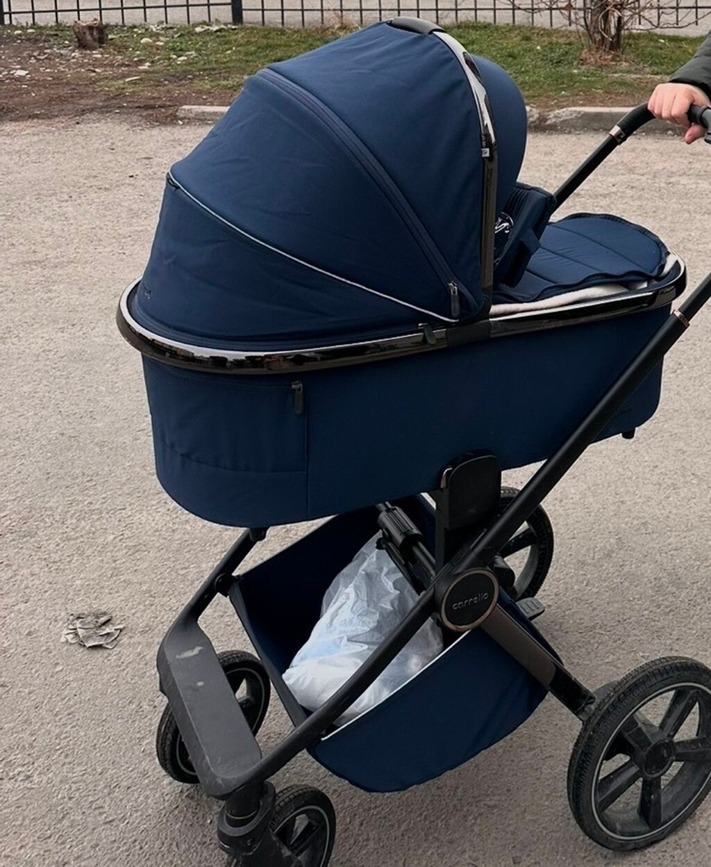 Супер коляска. 2 люльки. Одна от нуля до 8 месяцев. Другая от 6-8: фото 4