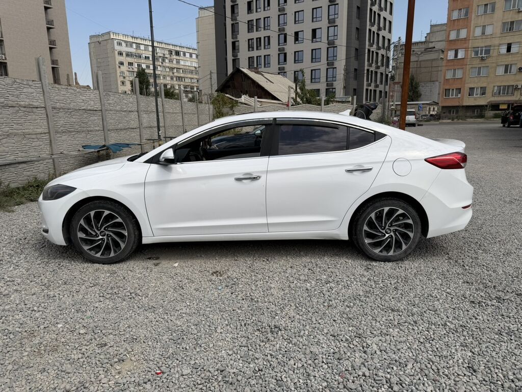 Hyundai Elantra: 2019 г., Бензин, Седан: фото 4