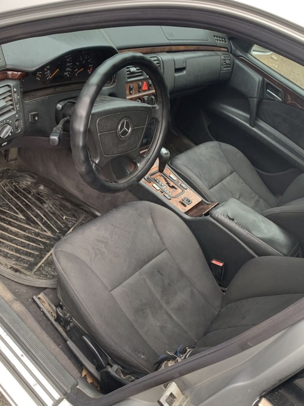 Mercedes-Benz E-Class: 1999 г., 3.2 л, Автомат, Газ, Седан: фото 7