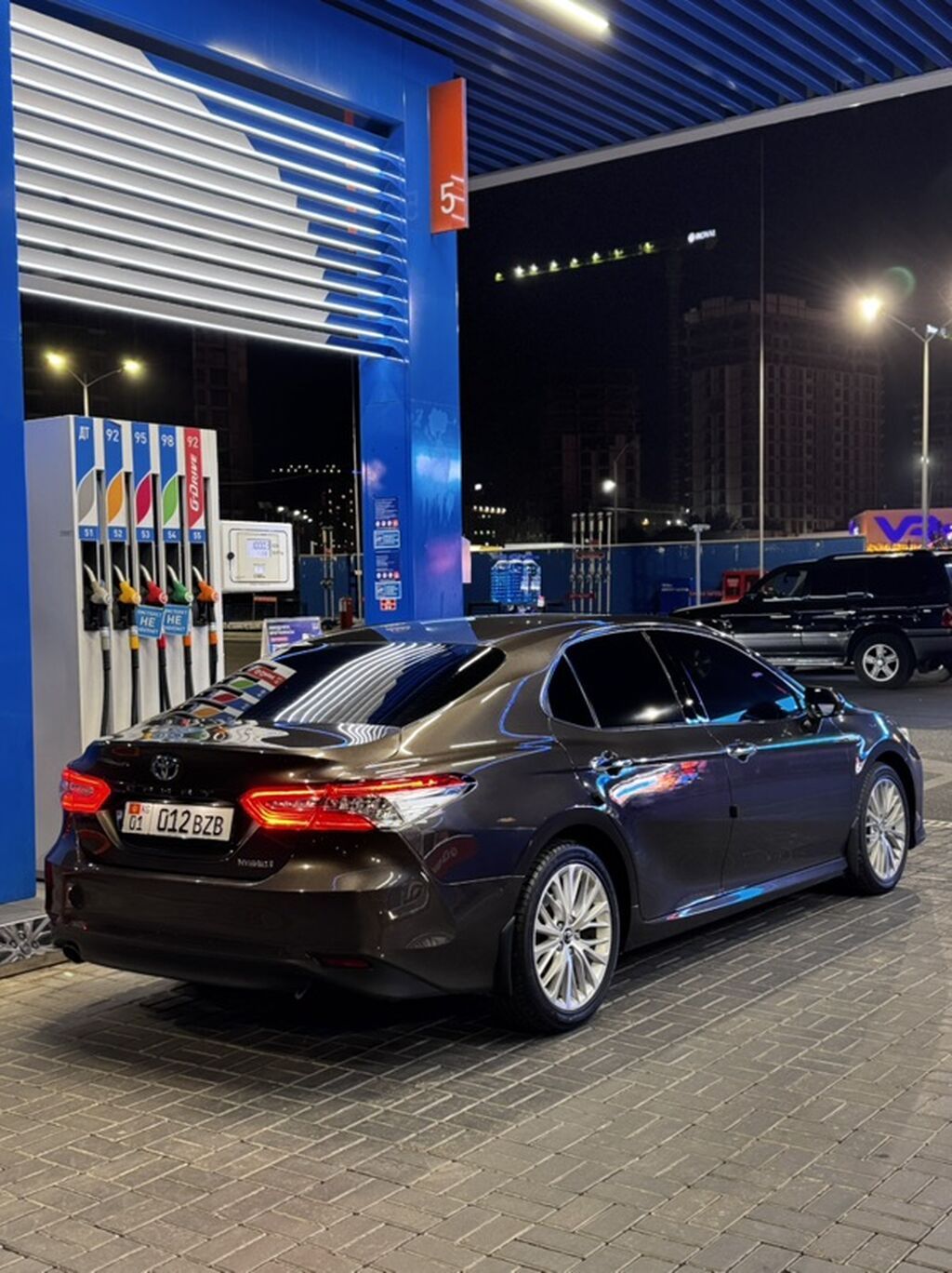Toyota Camry: 2019 г., 2.5 л, Вариатор, Гибрид, Седан: фото 3