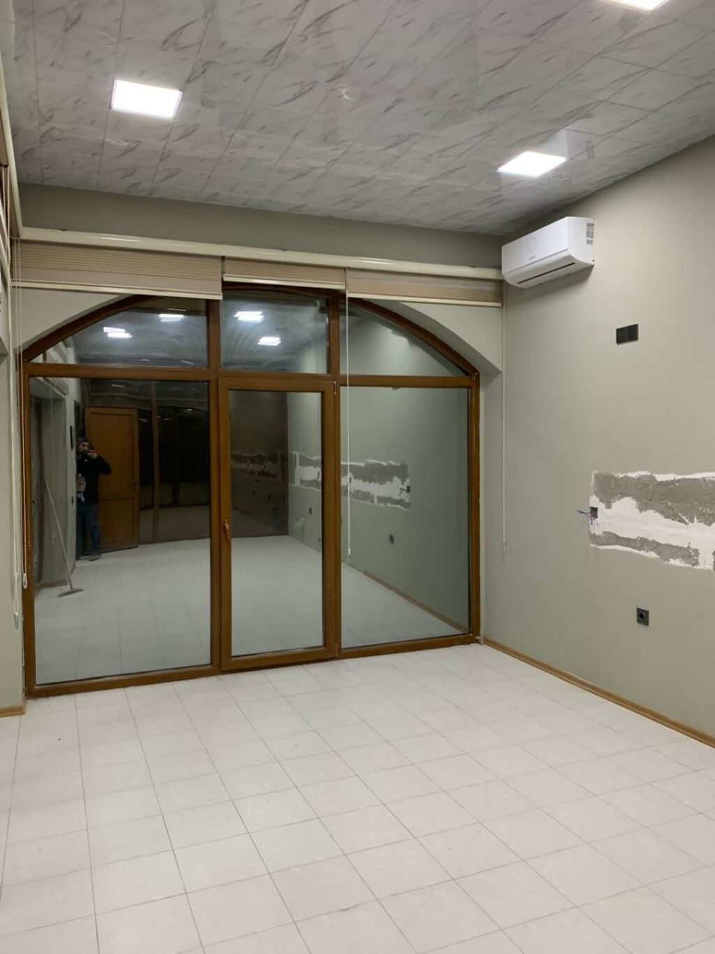 Villa – geniş həyət, hovuz və sauna - İki mərtəbəli, klassik üslubda