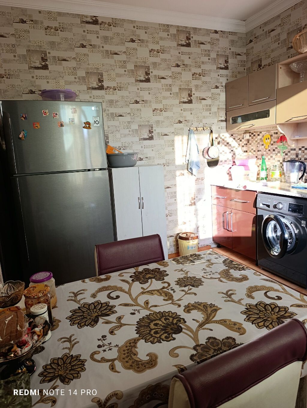 Salam. Ev 120 m², 4 otaqdan ibarətdir. Zabrat 1 də 307 nömrəli