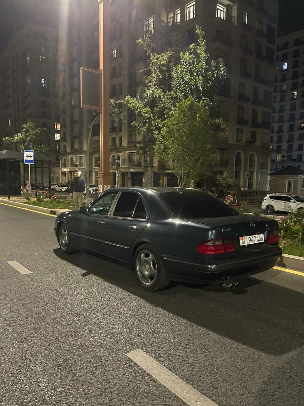 Mercedes-Benz E-Class: 2002 г., 4.3 л, Автомат, Бензин, Седан: фото 2