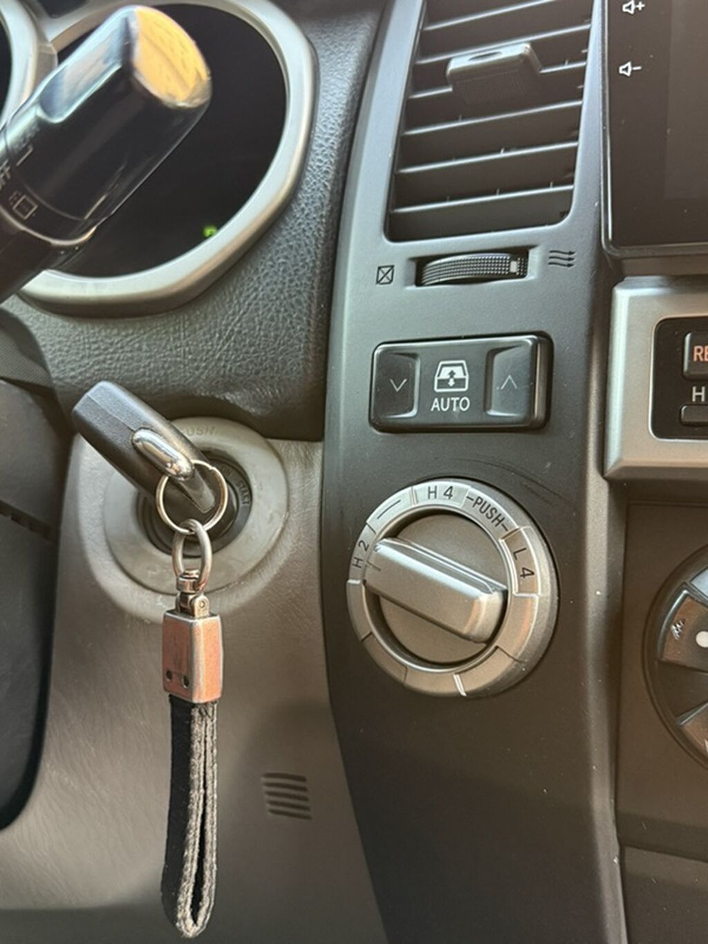 Toyota 4Runner: 2003 г., 4 л, Автомат, Газ, Внедорожник: фото 3