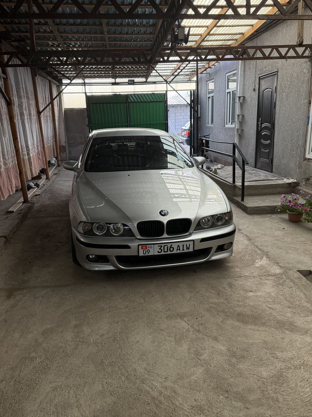 BMW 525: 2002 г., 2.5 л, Автомат, Бензин, Седан: фото 3