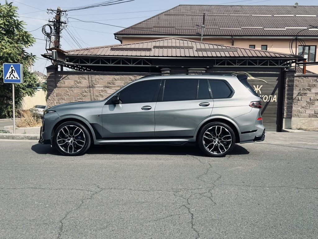 BMW X7: 2023 г., 3 л, Автомат, Бензин, Внедорожник: фото 2