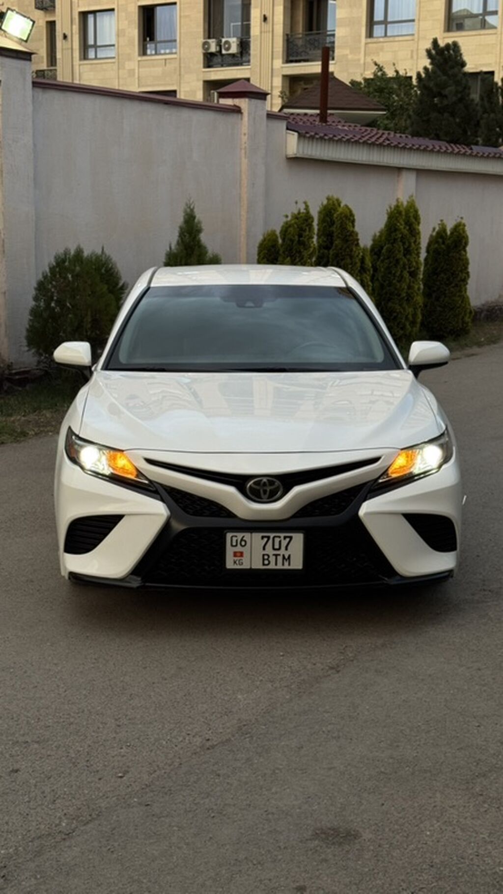 Toyota Camry: 2018 г., 2.5 л, Автомат, Бензин, Седан: фото 2
