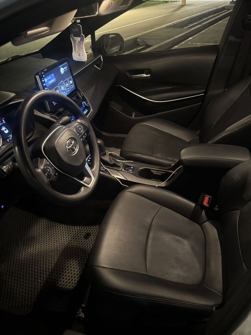 Toyota Corolla: 2021 г., 1.8 л, Вариатор, Гибрид, Седан: фото 4