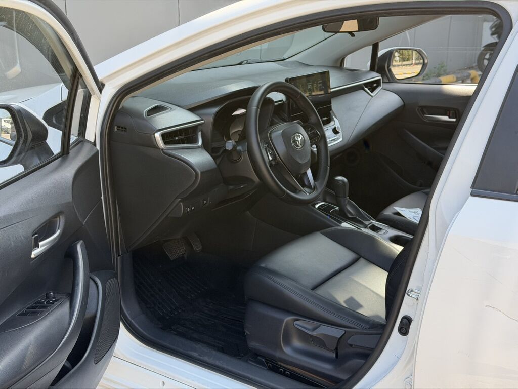 Toyota Corolla: 2023 г., 1.8 л, Вариатор, Гибрид, Седан: фото 4
