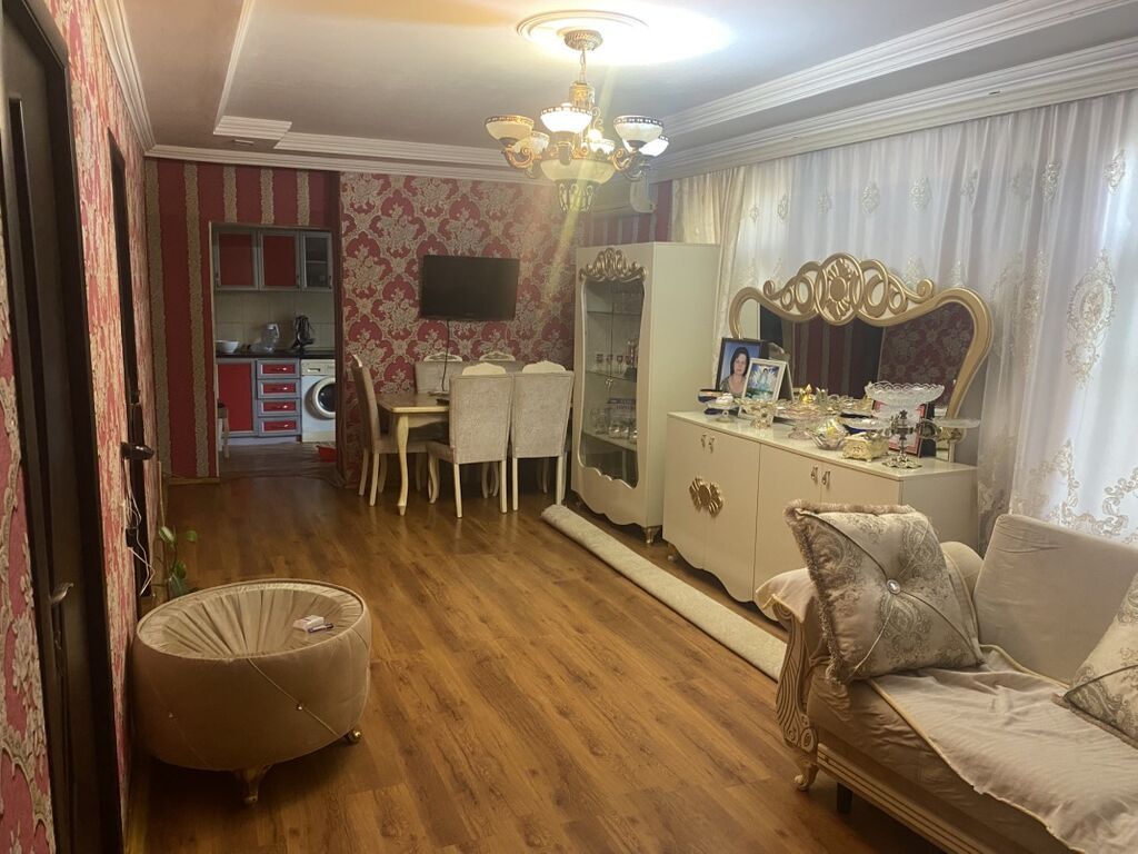 Bakı, 4 otaqlı, Köhnə tikili, m. Əhmədli, 95 kv. m
