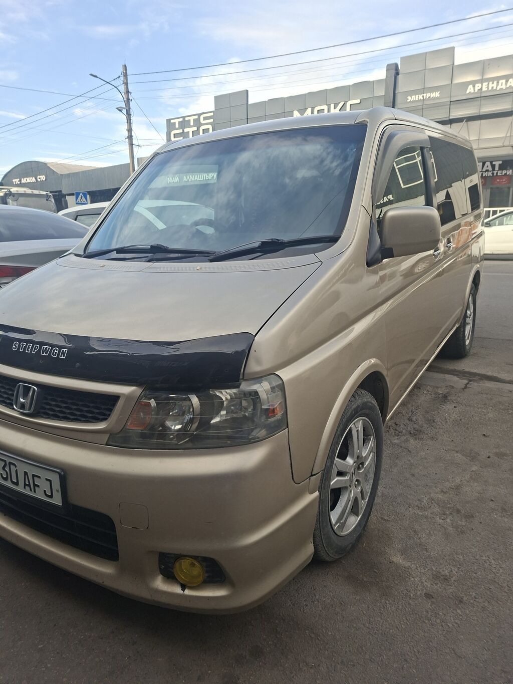 Honda Stepwgn: 2001 г., 2 л, Бензин, Минивэн: фото 4