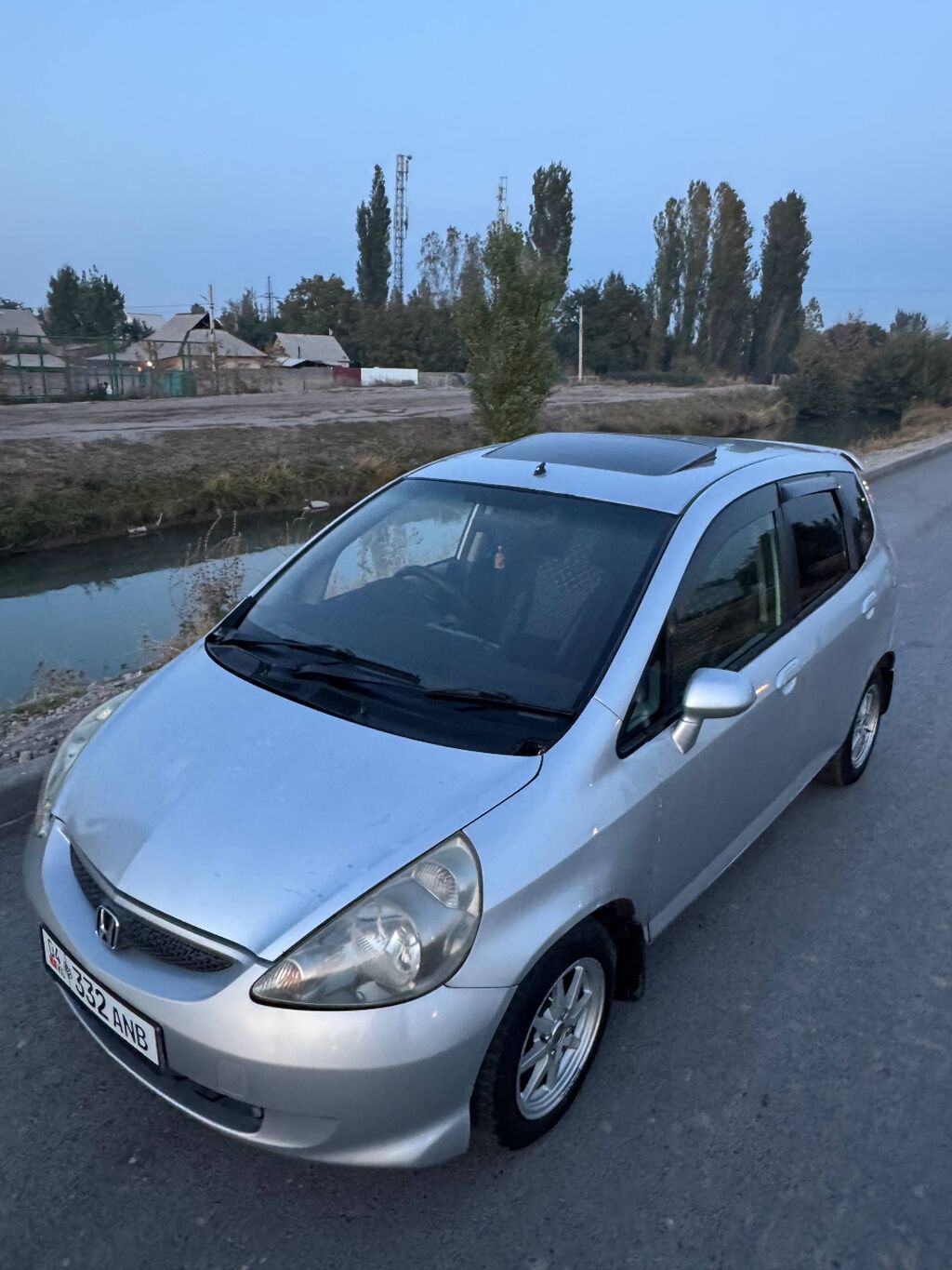 Honda Fit: 2003 г., 1.5 л, Автомат, Хэтчбэк: фото 7