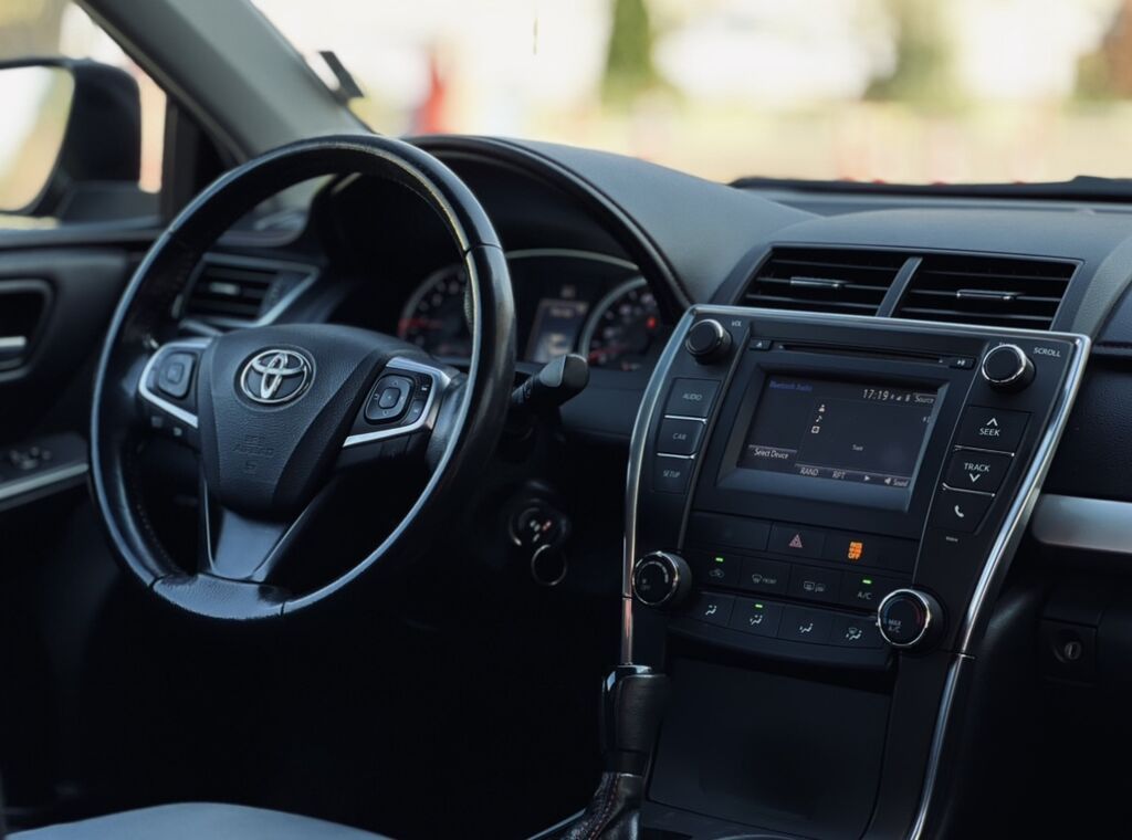 Toyota Camry: 2017 г., 2.5 л, Автомат, Бензин, Седан: фото 8